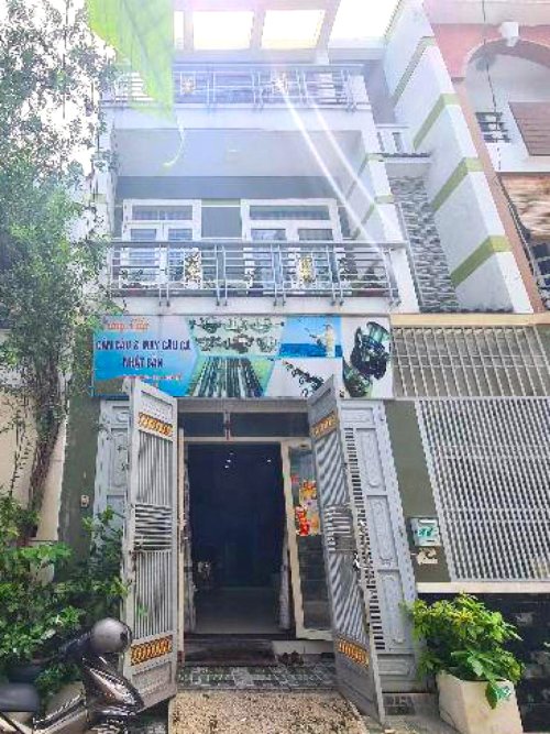 Giảm 700tr Nhà vuông 3T Trần Bá Giao GV, 58m2, 5.7x11m