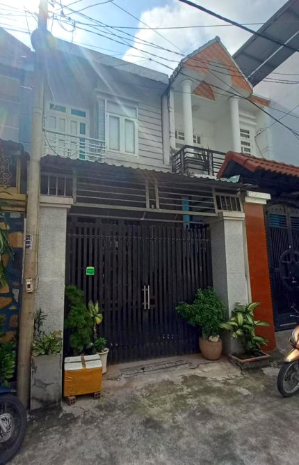 Nhà Vuông 3 tầng chợ Thạnh Xuân 21 Q12, 71m2, 4x18m