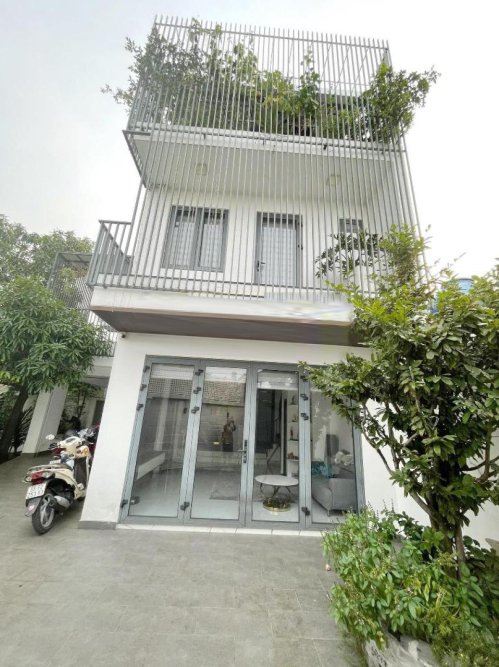 Giảm 1.4 tỷ! Nhà 2 tầng 196m2, Đ.3m Nguyễn Văn Bứa HM