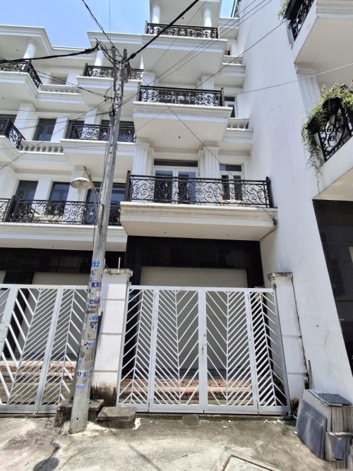 nhà mới Vuông 4 tầng 62m2, Đ.5m Tô Ngọc Vân Q12
