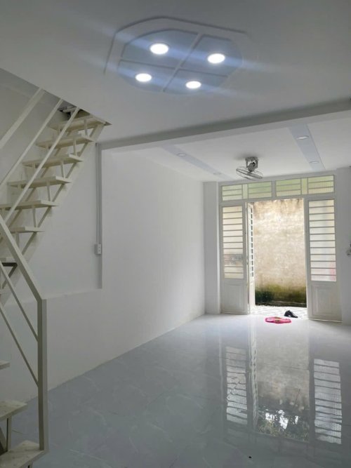 nhà mới Vuông 2T, Trần Thị Cát HM, 28m2, 3.2x9m