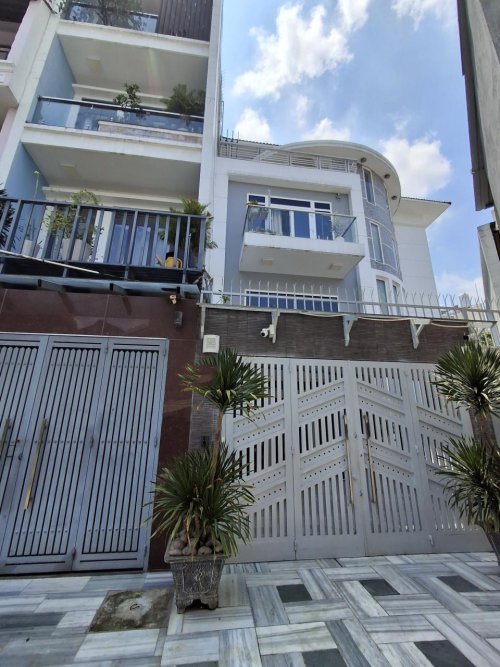 Villa 4 tầng 193m2, Đ.6m Lê Hoàng Phái GV