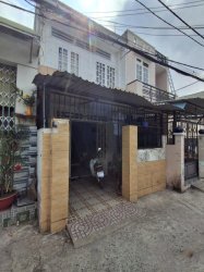 Rẻ! Nhà 2 tầng 72m2, hậu nở, Đ.5m Lê Văn Khương Q12