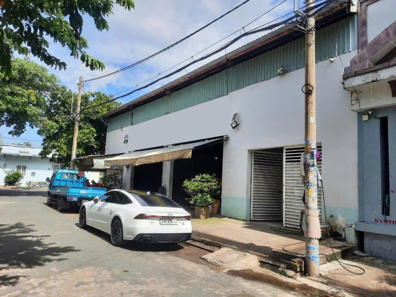 Rẻ! Nhà xưởng 2 tầng HXT 372m2, lô góc Hà Huy Giáp Q12
