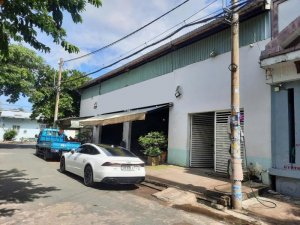 Rẻ! Nhà xưởng 2 tầng HXT 372m2, lô góc Hà Huy Giáp Q12
