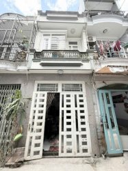 Nhà Vuông 2 tầng hẻm xe hơi 30m2 Đ. Số 3 QV