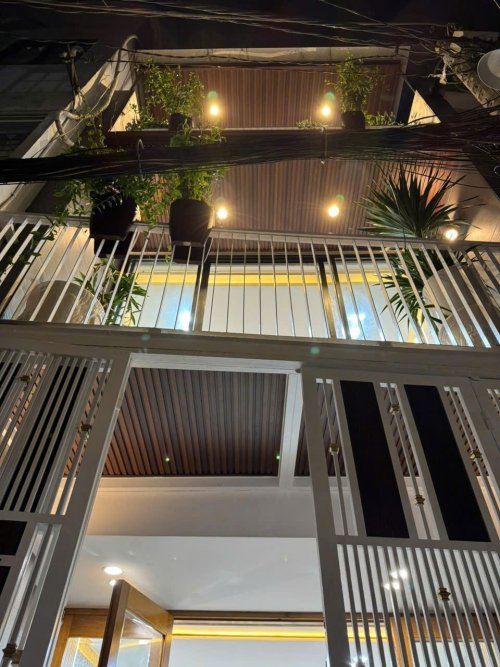 mới xây 3T, Vuông, 32m2 Phan Xích Long PN