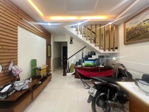 Giảm 150tr! Nhà hậu nở mỏng 2 tầng HXH 64m2 Lê Văn Thọ QV