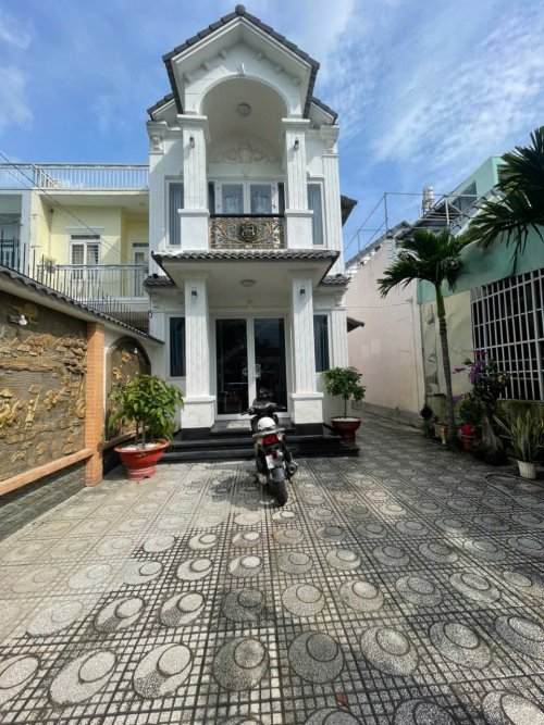 Nhà MT 2 tầng HXH tránh 189m2, Vuông Tân Thới Hiệp 21 Q12