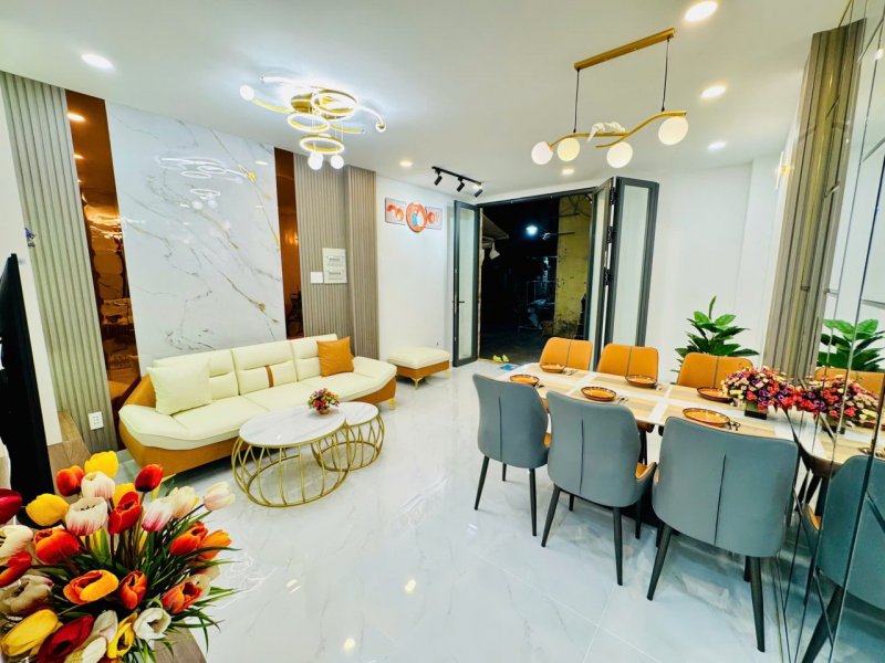 mới xây hậu nở 2 tầng HXH 56m2 Ni Sư Huỳnh Liên TB