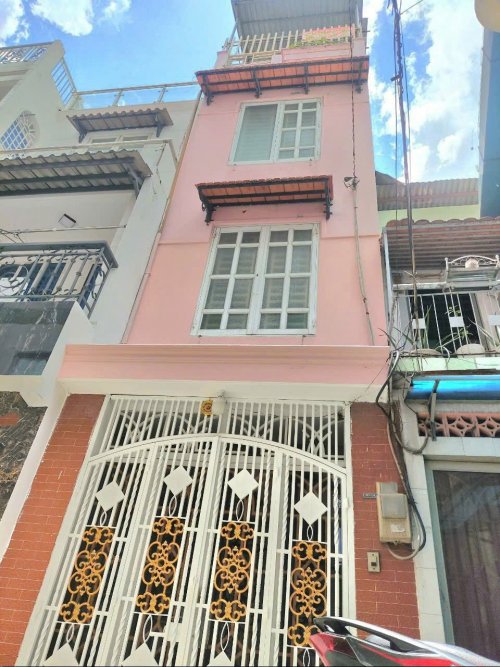 Nhà giá rẻ hậu nở sổ hồng riêng 4T 31m2 Võ Văn Kiệt Quận 1