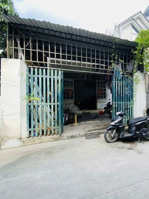 Nhà Vuông sổ hồng riêng hẻm xe hơi 115m2 Đ. Số 32 Thủ Đức
