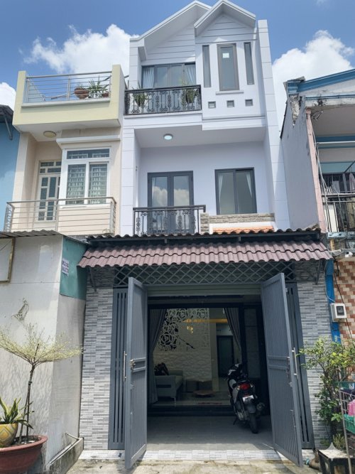 L1555 sát CV Làng Hoa Gò Vấp, sổ hồng riêng, Vuông, hẻm xe hơi, 4 tầng, 4x14m, 5.x tỷ