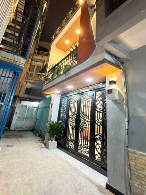 L1611 sát Huỳnh Văn Bánh Lê Văn Sỹ, sổ hồng riêng, Vuông, 4 tầng, 3.4x10m, 6.x tỷ