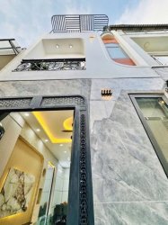 L1671 gần chợ Cầu GV, sổ hồng riêng, Vuông, 3 tầng, 4x9m, 5.x tỷ