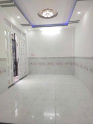 D1811 sát sân bóng đá Tân Xuân Hóc Môn, Vuông, 2T, 9x4m, 1.x tỷ