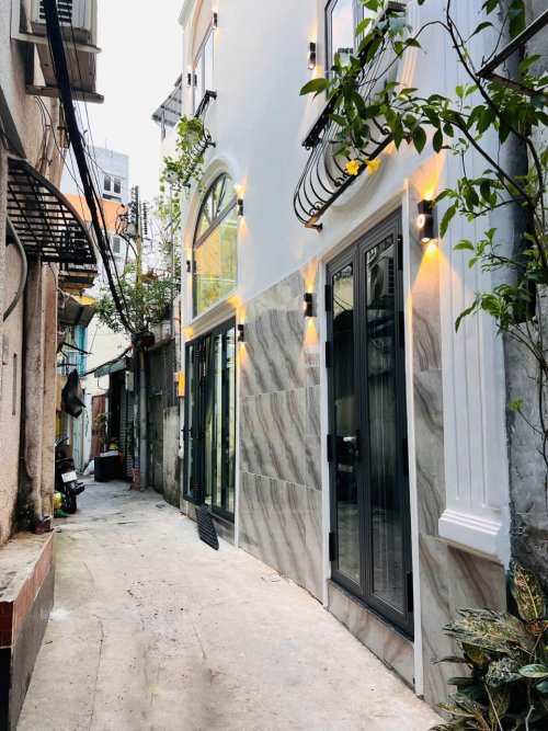 D2057 nhà Lý Chiến Thắng Q3, SHR, 3T, 6x4m, 5.x tỷ x nhỏ