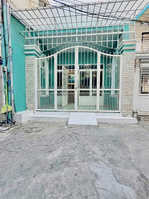 L2109 Rẻ hơn Shopee! nhà Lạc Long Quân Tân Bình, sổ hồng riêng, nở hậu, 2 tầng, 4.4x13m, 5.x tỷ x nhỏ