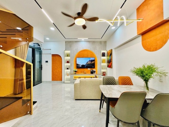 T2161 nhà 1/ Quốc Lộ 13 Bình Thạnh, SHR, Vuông, 3T, 5.x tỷ