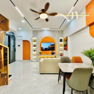 T2161 nhà 1/ Quốc Lộ 13 Bình Thạnh, SHR, Vuông, 3T, 5.x tỷ