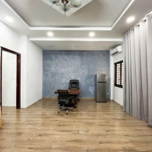 T2358* KINH HOÀNG CẢNH ĐI BỘ QUÁ XA RA mặt tiền?