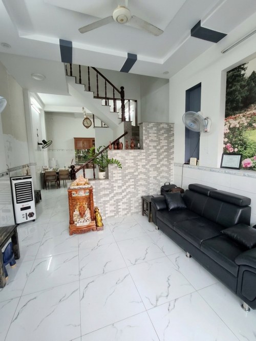[D2523] Cơ Hội Định Cư gần Vách Gò Vấp, Nhà 3 tầng Sân Trước Rộng, Giá 5.x Tỷ