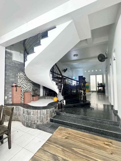 [H2590*] hàng hiếm nhà mặt tiền 4T có gara sát khu Biệt thự Đặng Thùy Trâm - Giá 18.x tỷ