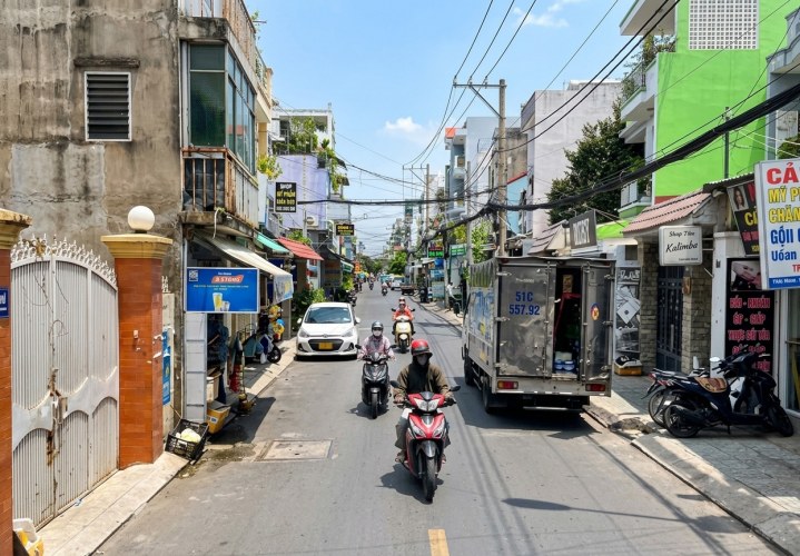 D2767* Nhà 4 tầng MT Nguyễn Văn Công 17.x Tỷ