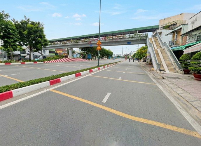 O2807* Bán đất tặng nhà mặt tiền Phạm Văn Đồng chỉ 23.x tỷ