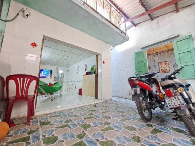 [H2891*] Nhà tốt 2T ở liền sát Chợ Hóc Môn Giá 2.x tỷ