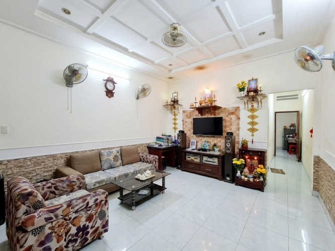 [KH134*] Nhà đất vuông vức 69m2 sát Chợ Lạc Quang - Giá 5.x tỷ