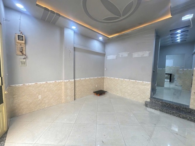 [H3040] Nhà hẻm xe hơi cạnh Emart Phan Huy Ích - 6.x Tỷ