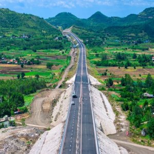 Đầu tư BĐS ven cao tốc: Đón sóng tăng trưởng dịp 30/4